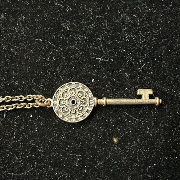 3 Necklace Collection - Picture 5 of 8